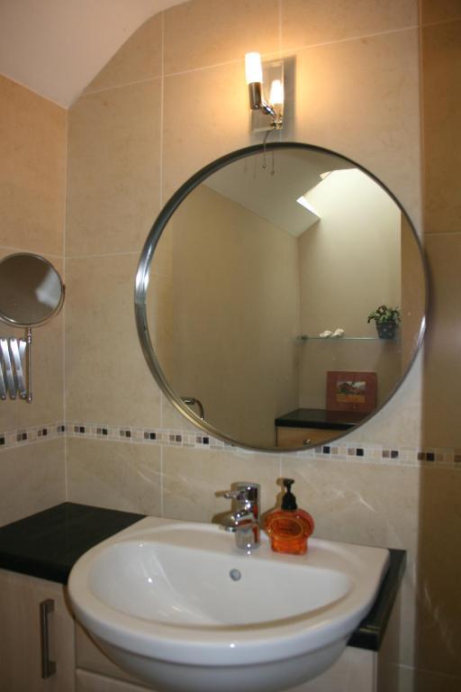 Hector'S Barn Apartments At Rosewood House Тонтон Номер фото